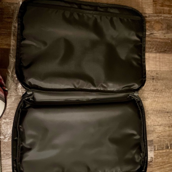 NIP!  Thirty-One Charcoal Crosshatch Gray Small Laptop Sleeve Bag with handle. - Picture 5 of 9